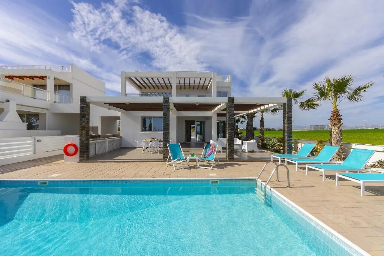 Faros Beachfront Villa Perivólia Ciprus