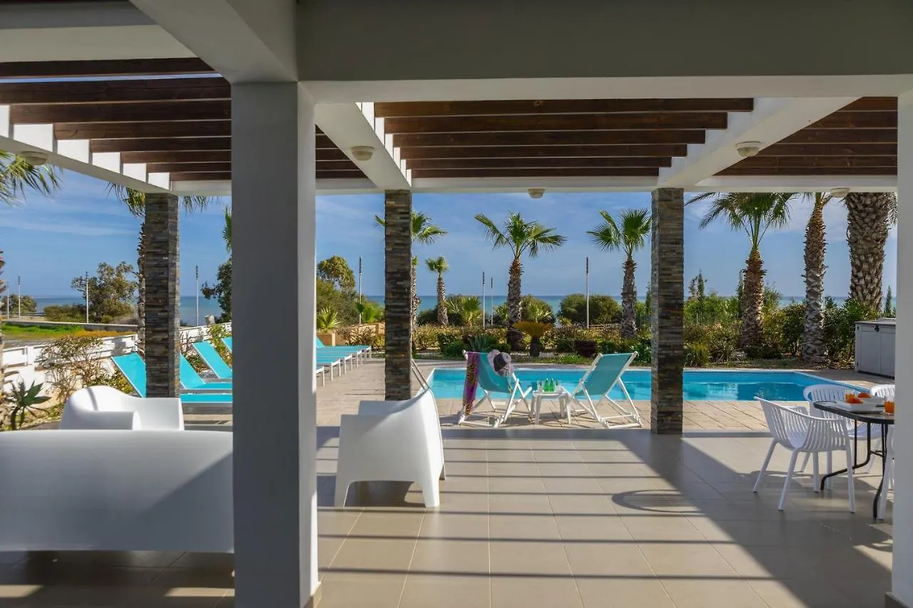 Faros Beachfront Villa Perivólia
