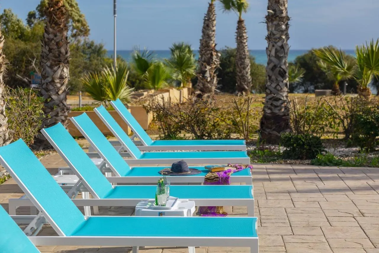 Faros Beachfront Villa Perivolia