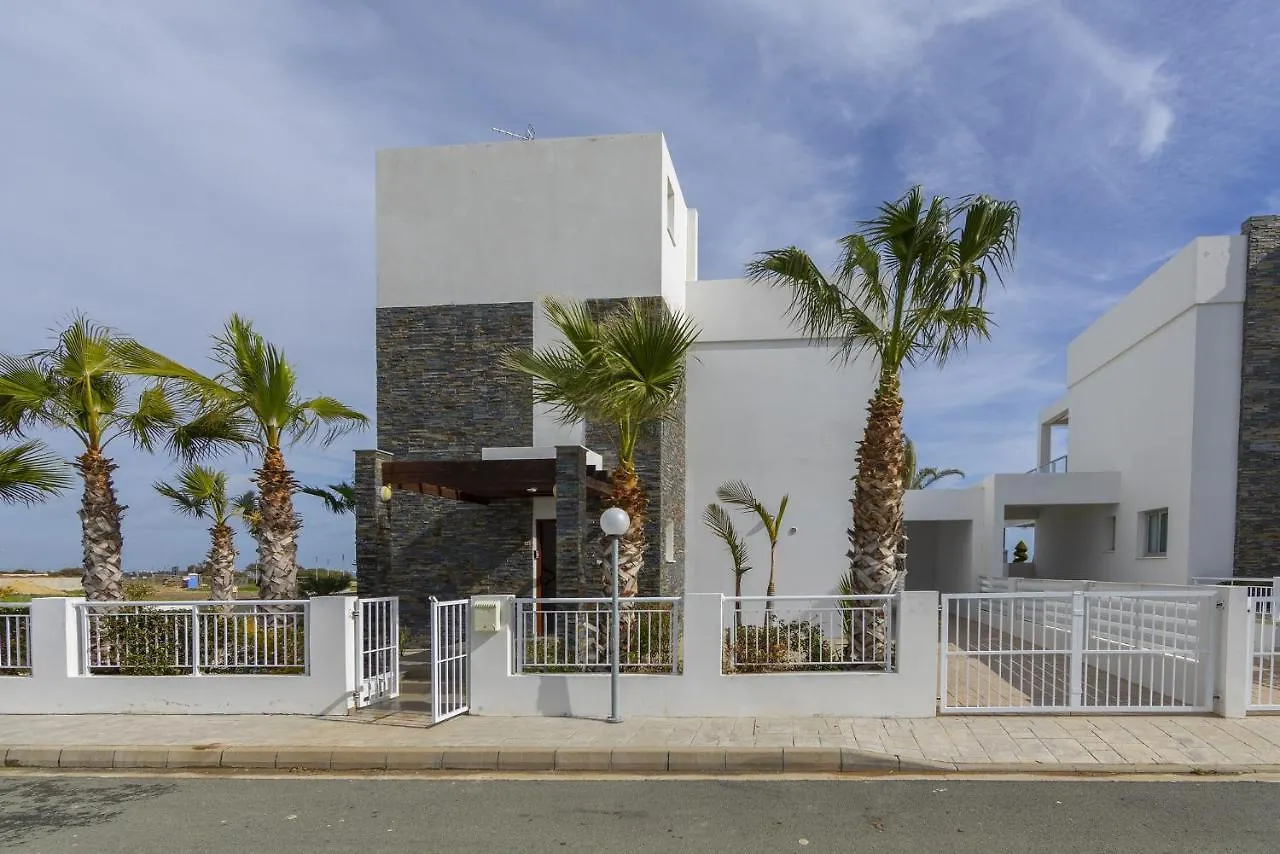 Faros Beachfront Villa Perivólia