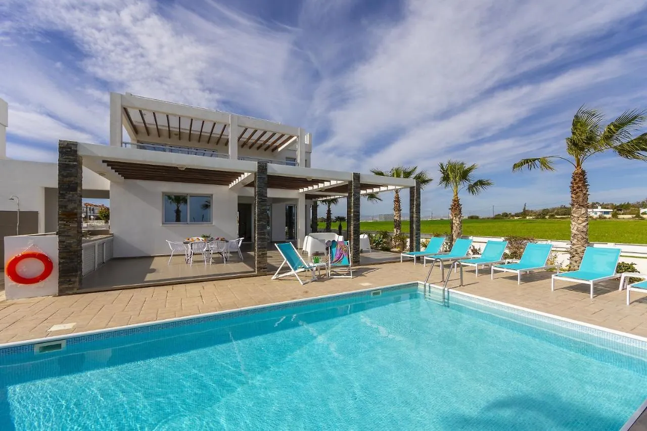 Faros Beachfront Villa Perivólia