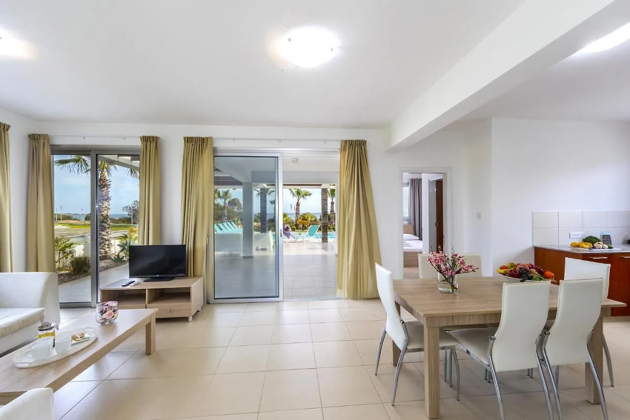 Faros Beachfront Villa Perivólia