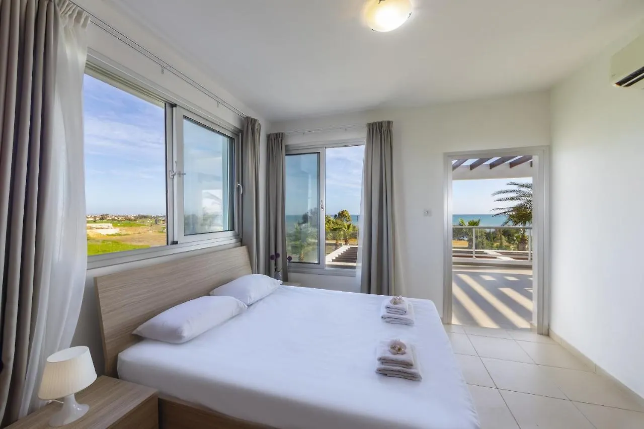 Faros Beachfront Villa Perivólia Ciprus