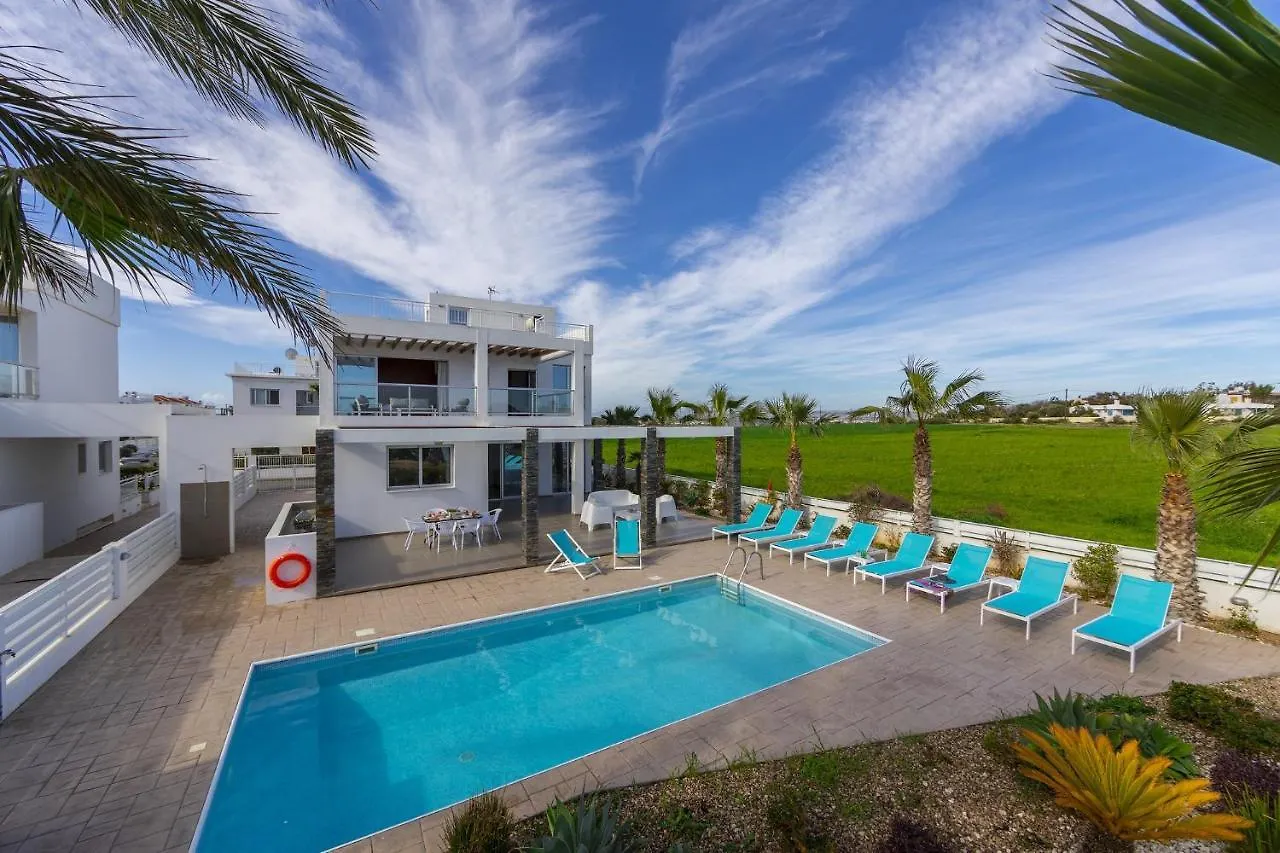 Faros Beachfront Villa Perivólia