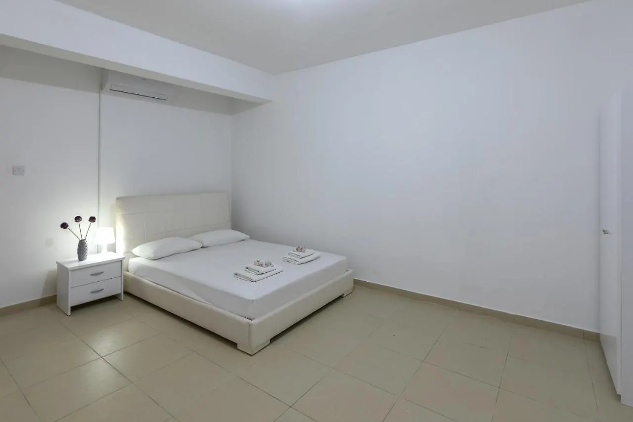 Faros Beachfront Villa Perivólia
