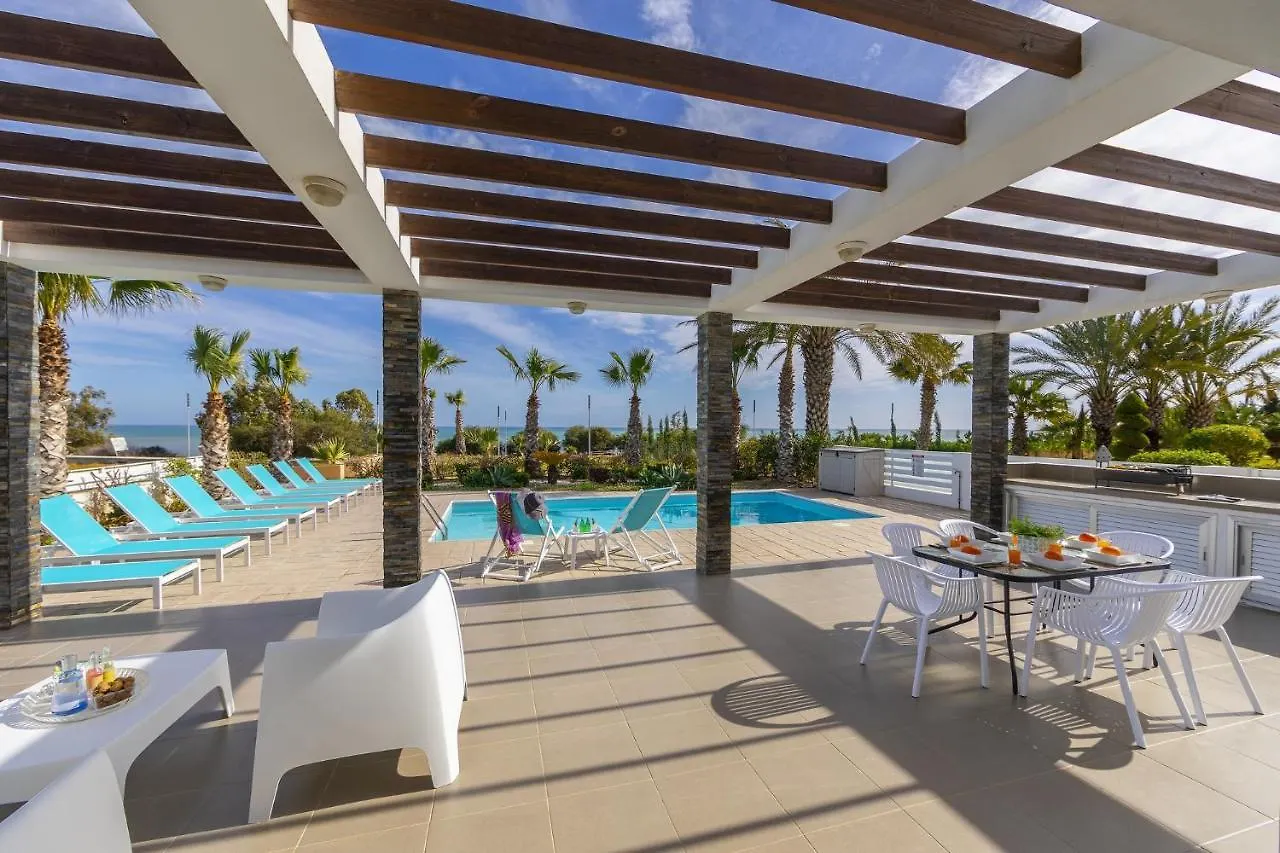 Faros Beachfront Villa Perivólia
