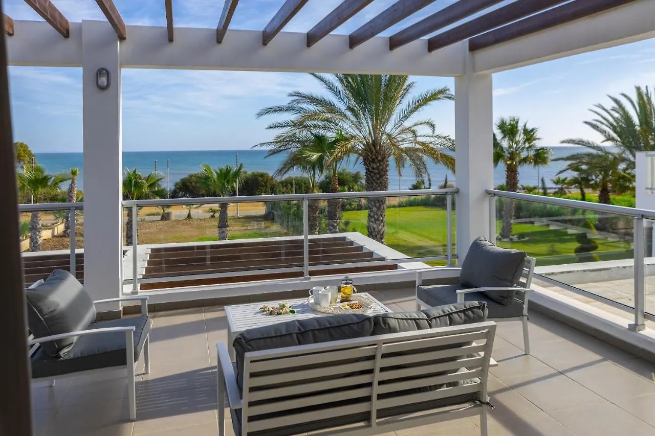 Faros Beachfront Villa Perivólia
