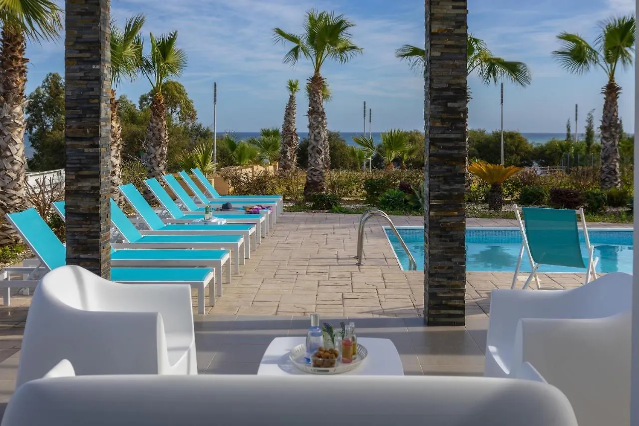 Faros Beachfront Villa Perivólia